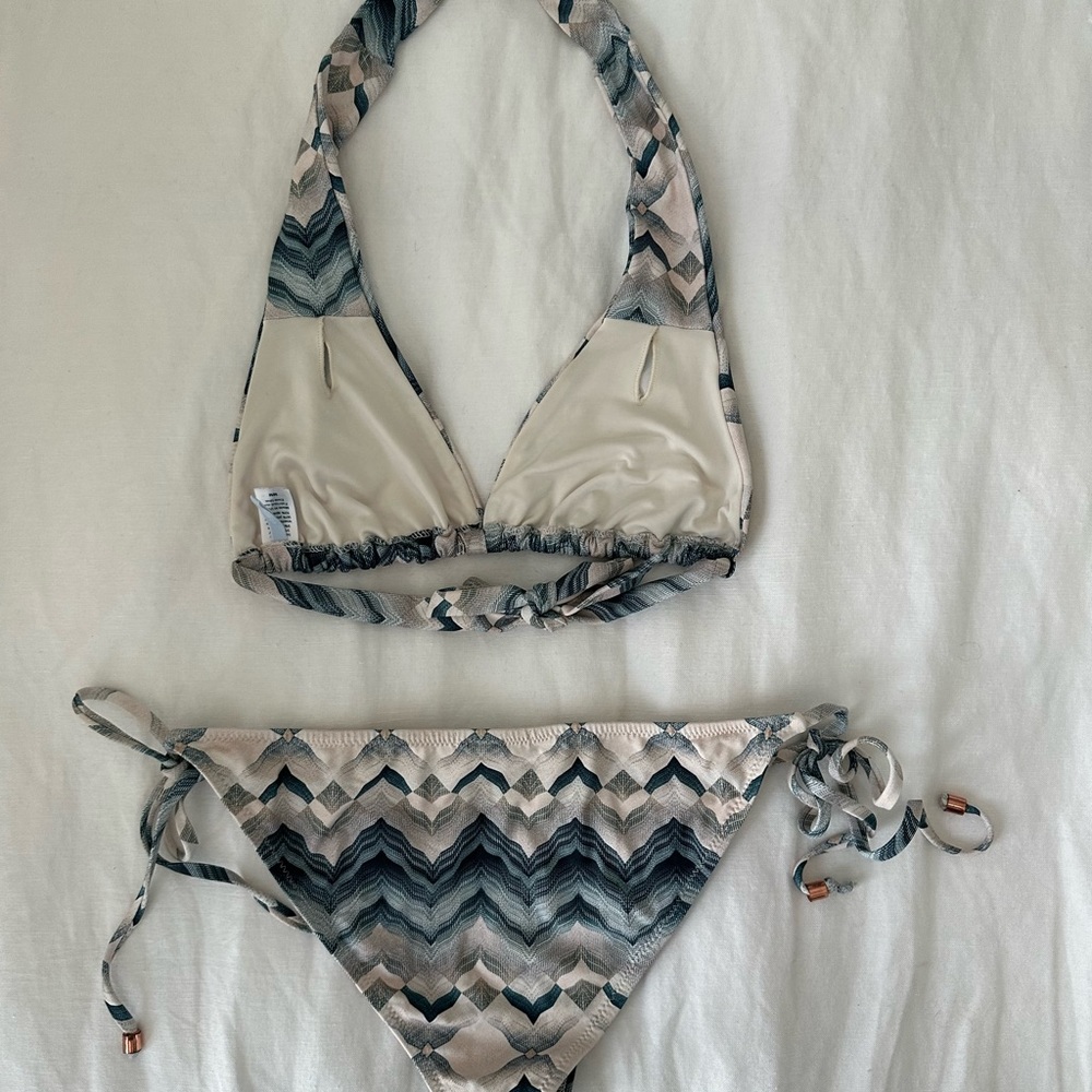 Like New Eberjey Chevron Pattern - Picture 3 of 5